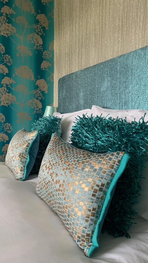 سانت دافيدز Ramsey House - Luxury Licensed B&B - Parking And Guest Lounge المظهر الخارجي الصورة